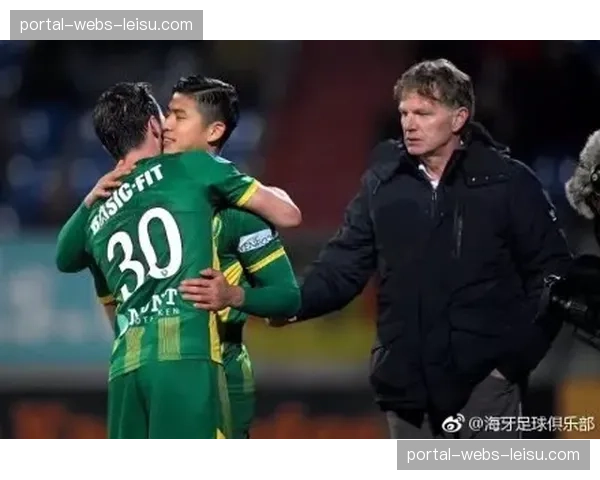 第63分钟,张玉宁替补登场,换下受伤的方昊。