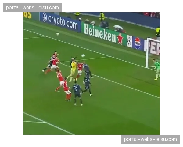 凯恩禁区劲射扳平比分，拜仁总比分4-4追平皇马